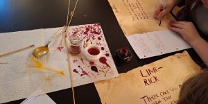 Mit Feder und Tinte