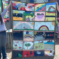 Wir sind bunt - ein Stoffkunstwerk